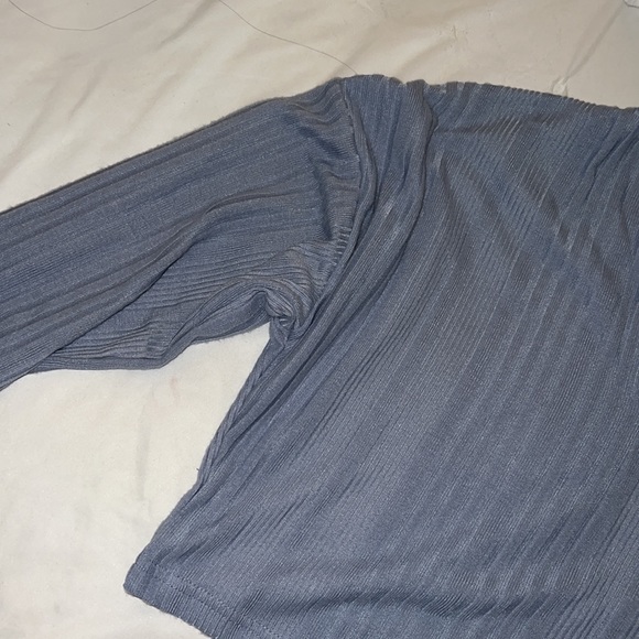 Blue Sweater - Picture 3 of 4